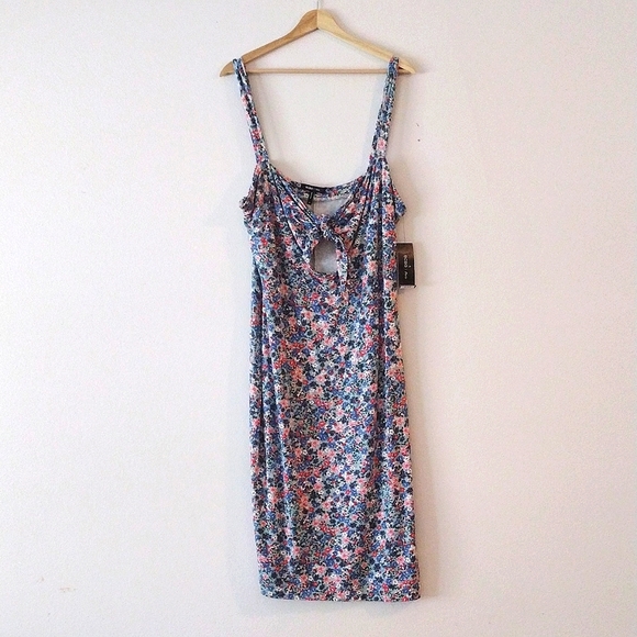 BCBG Paris Dresses & Skirts - NWT BCBG PARIS Tie Front Floral Dress Summer Feminine Stretchy